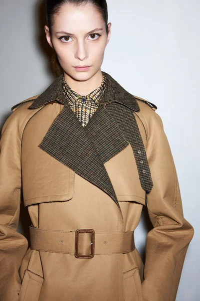 Look 3